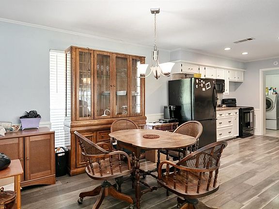 2nd image of 100 Pollyanna Dr