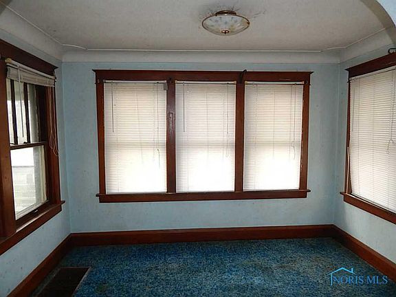 4th image of 1032 Alcott St