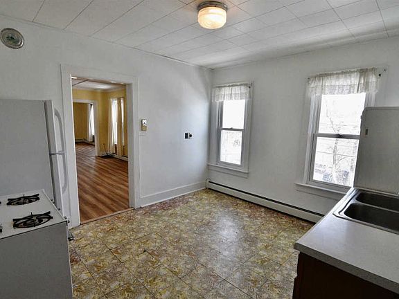 4th image of 134 Church St #2