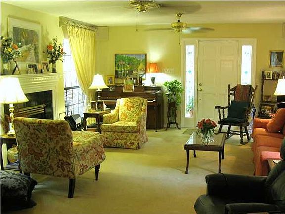 4th image of 178 Greenwood Dr