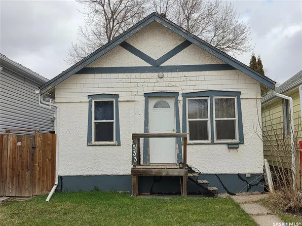 1533 Elphinstone STREET, Regina, SK S4T 3M8