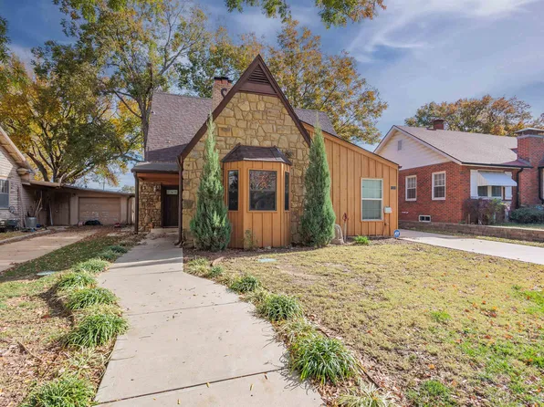 1330 N 2nd St, Arkansas City, KS 67005