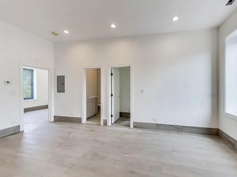 2023 N Drake Ave #2S — Photo 9