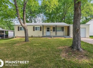 1135 Penhurst Dr, Chesterfield, MO 63017
