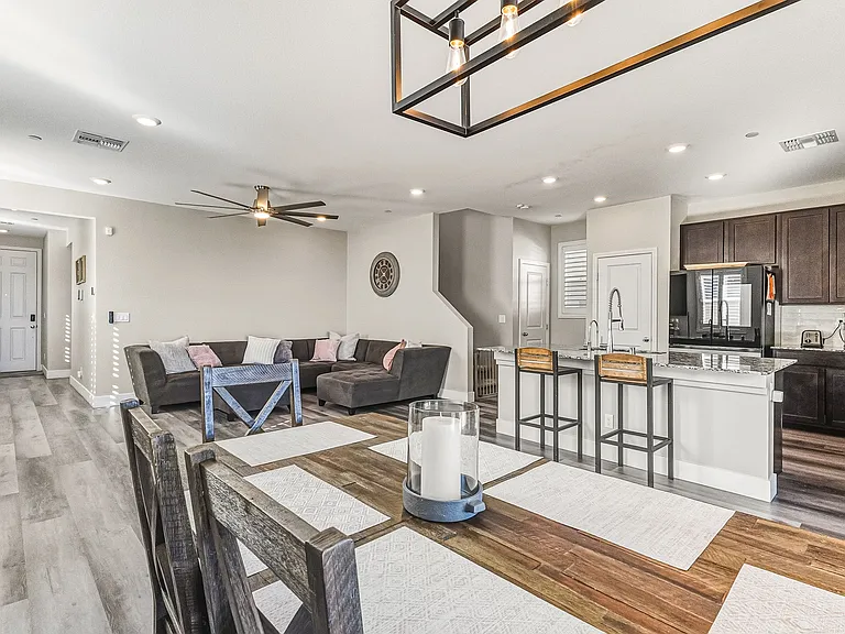 5390 Robinera Ct — Photo 34