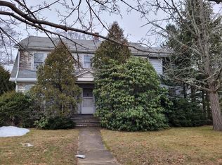 32 Pinewood Rd, Needham, MA 02492