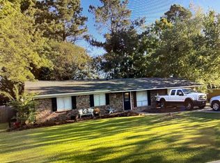 1206 Melwood Dr, Forest, MS 39074