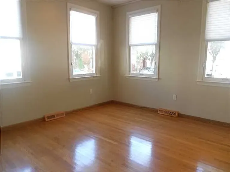 1026 Bingham St — Photo 2