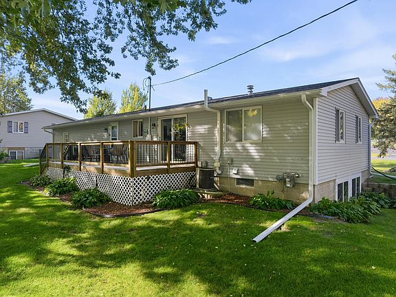 5th image of 520 Walnut St