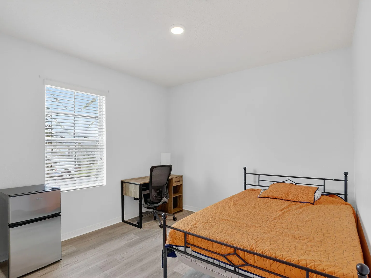 4 bed, 2.0 bath, 1867 sqft, $845 — Photo 2