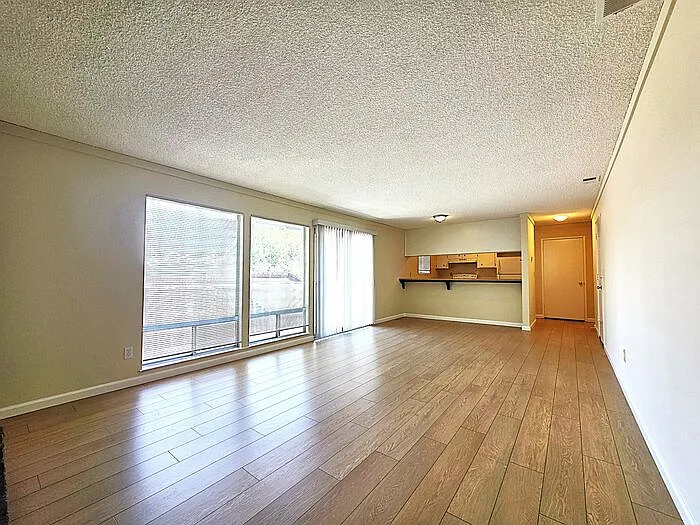 1005 Brinkby Ave #4 — Photo 6