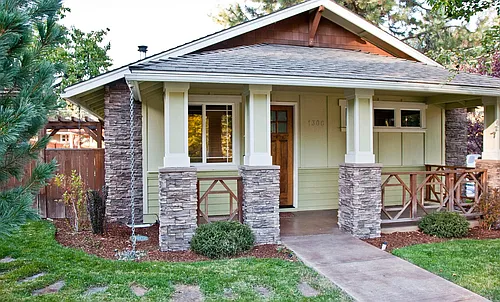 1306 NW Fresno Ave Photo 1