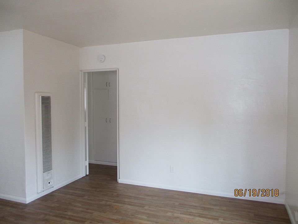 1st image of 6664 La Jolla Blvd