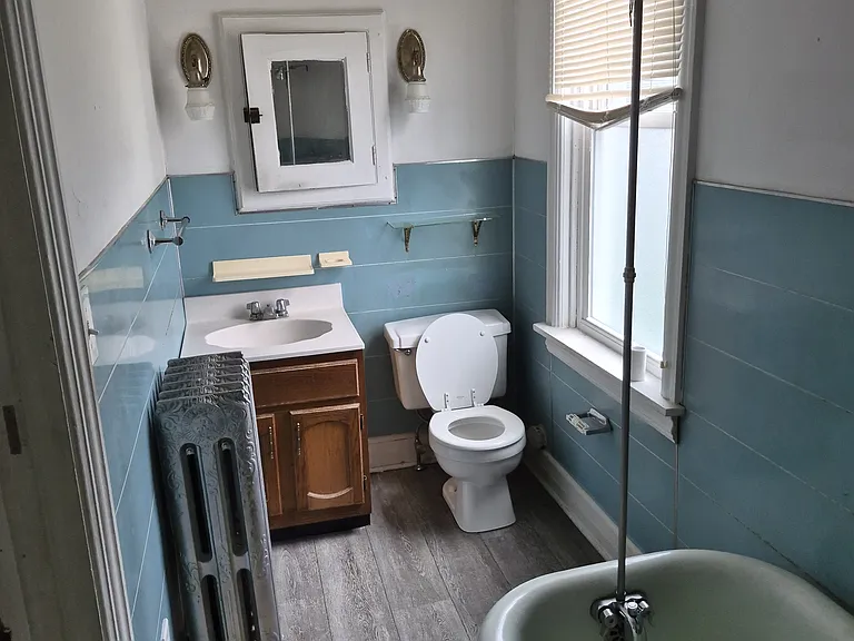 322 S 6th St #2 — Photo 4