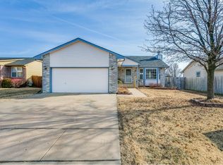 1906 S Chateau St, Wichita, KS 67207