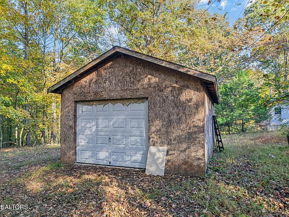 4th image of 152 Eblen Ln