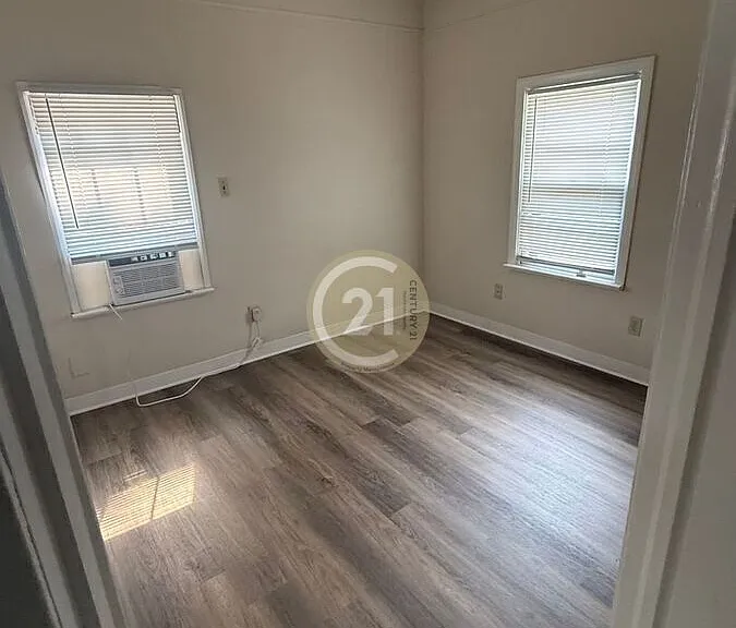 8524 Chapin St — Photo 8