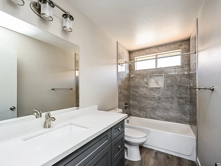 1512 Spreading Oak Dr — Photo 13