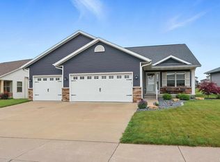6103 Deere Creek Ln, Davenport, IA