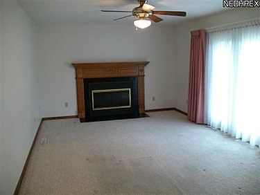 2nd image of 925 Essex Ln
