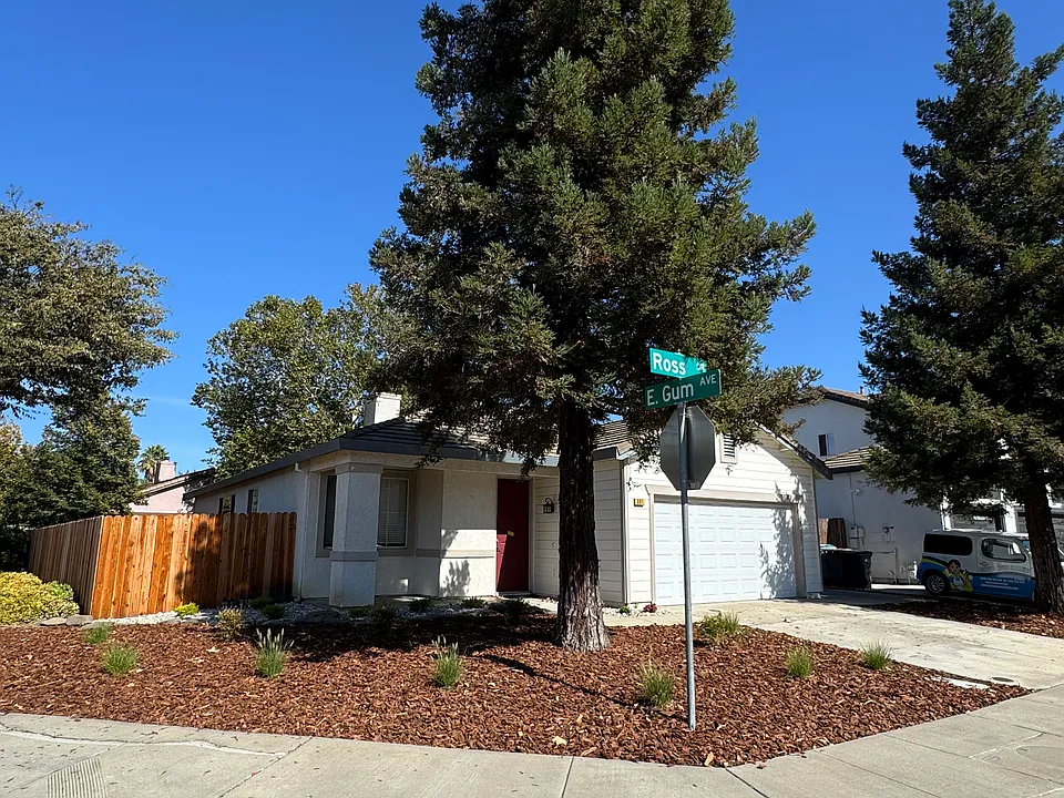 901 Ross Dr