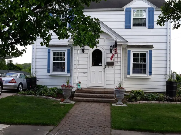 712 E Sample St, Ebensburg, PA 15931