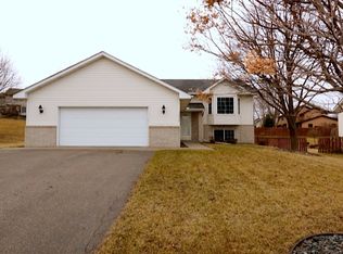 16068 Goodview Ct, Lakeville, MN 55044