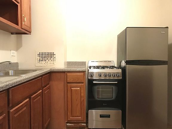 3rd image of 255 Clarkson Ave #303