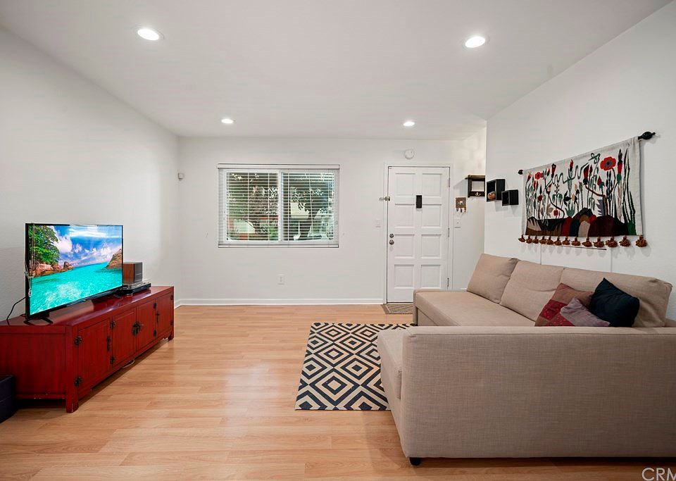 1st image of 360 Obispo Ave Unit 9