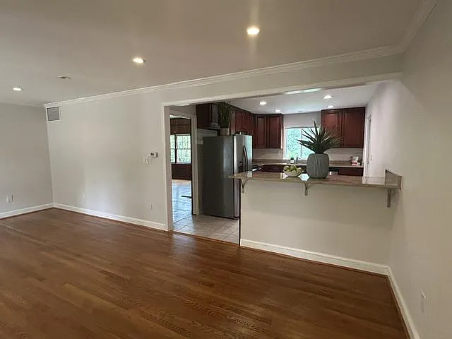 14 Maryland Ave — Photo 6