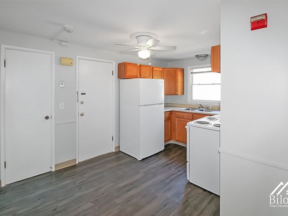 2nd image of 10 Beechwood Ave APT 4