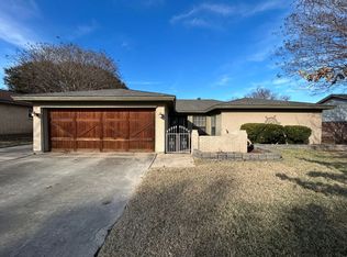 1705 Timberline Dr, Benbrook, TX 76126