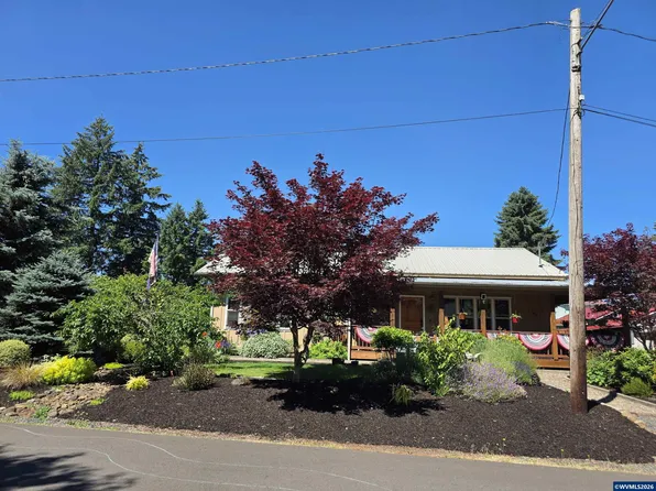 1894 Grape Loop, Sweet Home, OR 97386