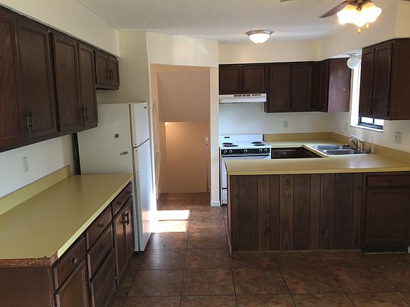 4th image of 721 Timberlane Dr