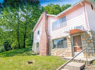 1805 Roxalana Rd, Dunbar, WV 25064