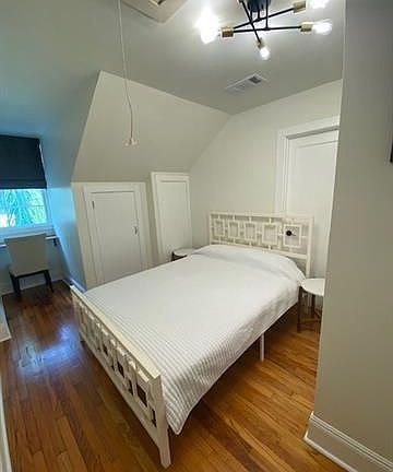 5th image of 1035 Chartres St #B
