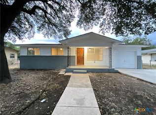 2018 Sherman St, Seguin, TX 78155