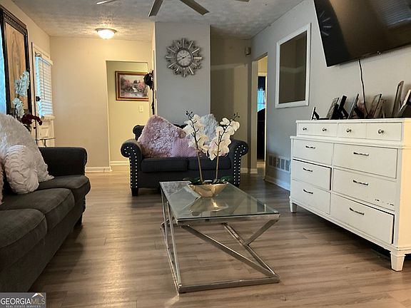2nd image of 6146 Hickory Dr