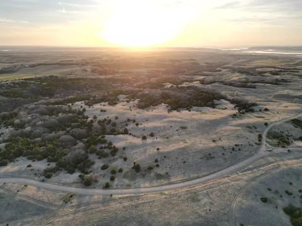 889 Road 528 Ave, Niobrara, NE 68760