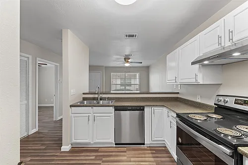 512 Hollyhock St Photo 1