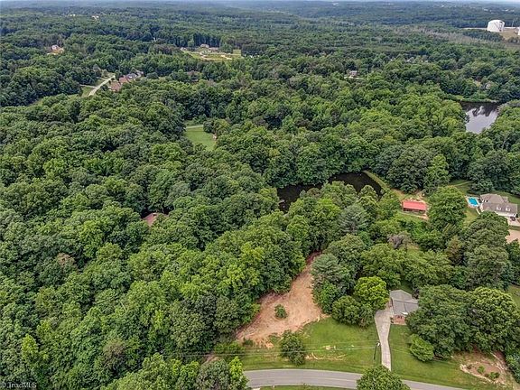 5th image of 7613 Whitaker Dr