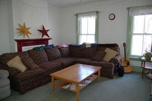 3rd image of 46 Christie St