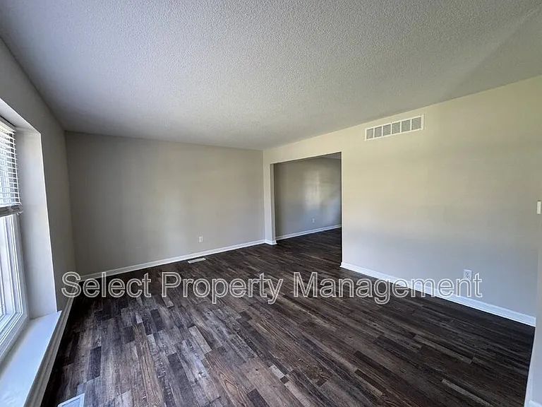 6302 Papago Ct — Photo 2