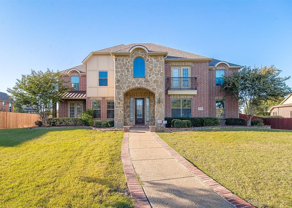1st image of 373 Redstone Dr