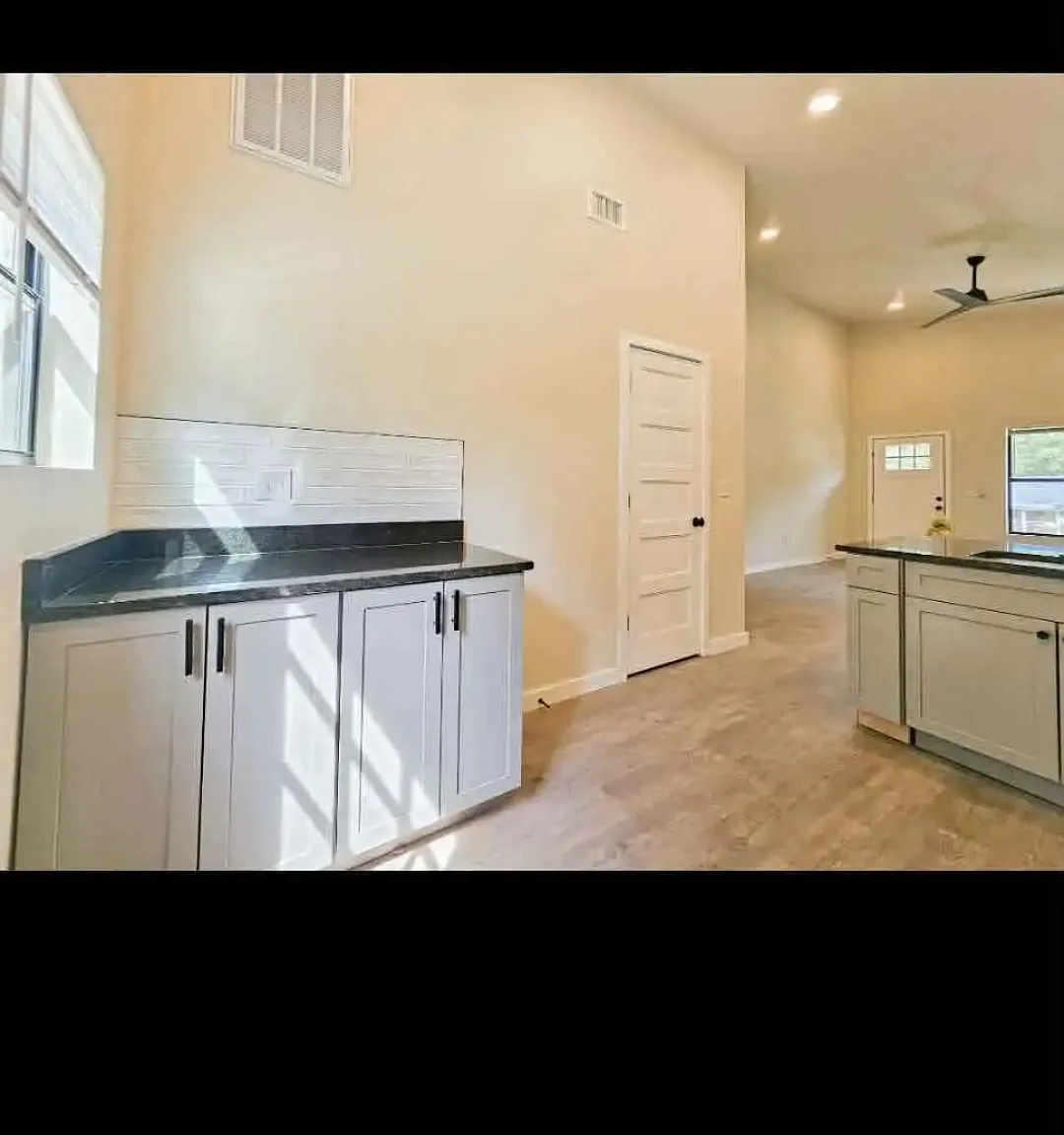 3 bed, 1074 sqft, $1,495 — Photo 4
