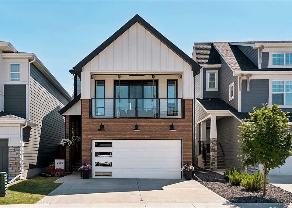 1st image of 203 N Cranbrook Park SE