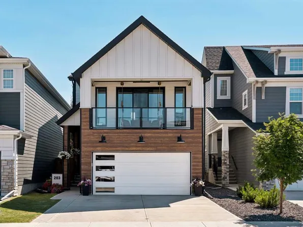 203 N Cranbrook Park SE, Calgary, AB T3M 3C3
