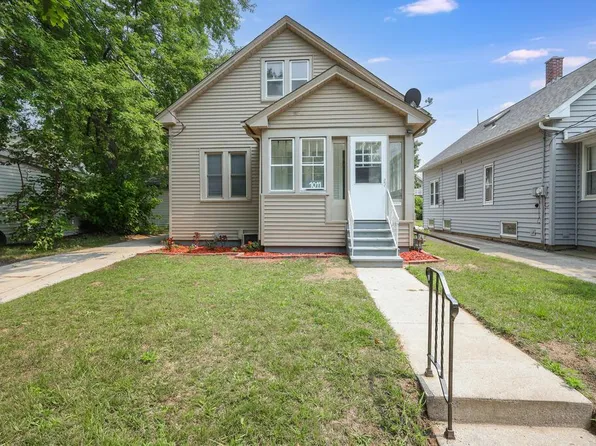 1011 South 25th STREET, Manitowoc, WI 54220