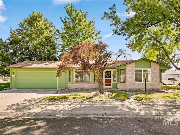 8372 W Willowcourt Dr, Garden City, ID 83714