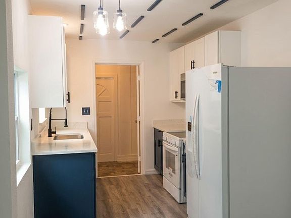 2nd image of 1412 LAUREL Street